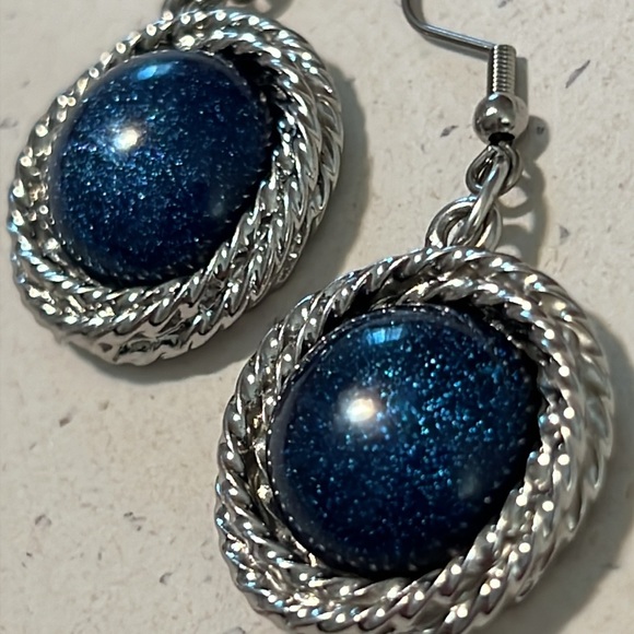 Starry Blue Earrings. - Picture 3 of 4